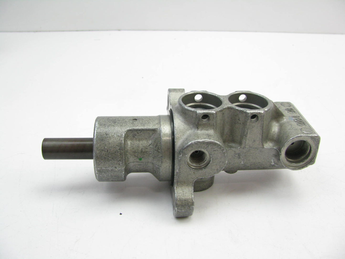 Oem Remanufacturing M3077 REMAN Brake Master Cylinder W/O Reservoir