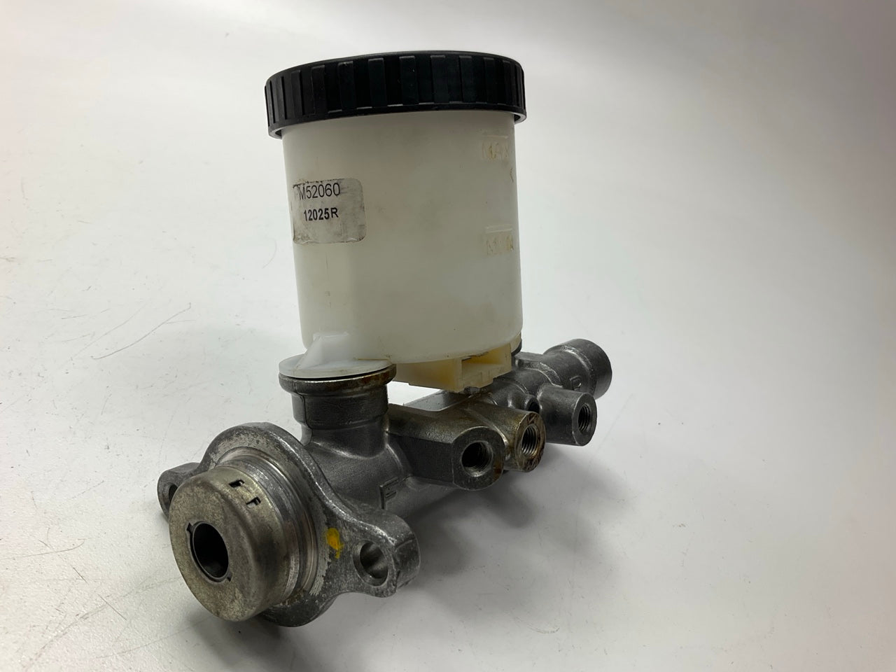 REMAN Oem Remanufacturing M52060 Brake Master Cylinder W/O Reservoir