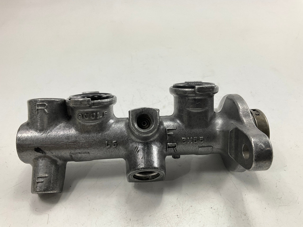 Oem Remanufacturing M52603 Reman Brake Master Cylinder W/O Reservoir