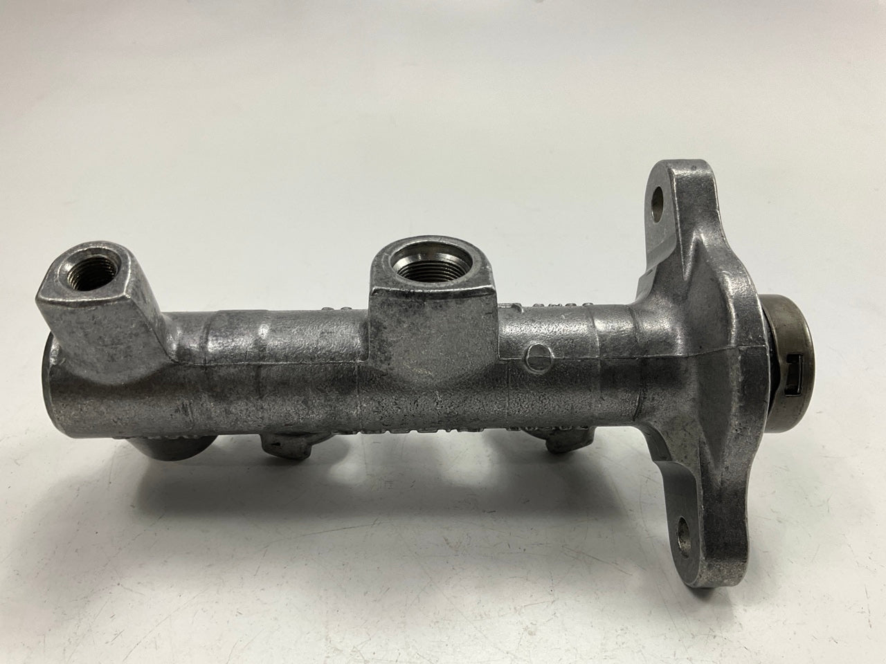 Oem Remanufacturing M52603 Reman Brake Master Cylinder W/O Reservoir