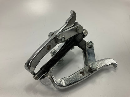 USED #26 - OEM Tools 27011 2-Ton Gear Pulley Puller, 2/3 Jaw, 3-1/4'' Spread