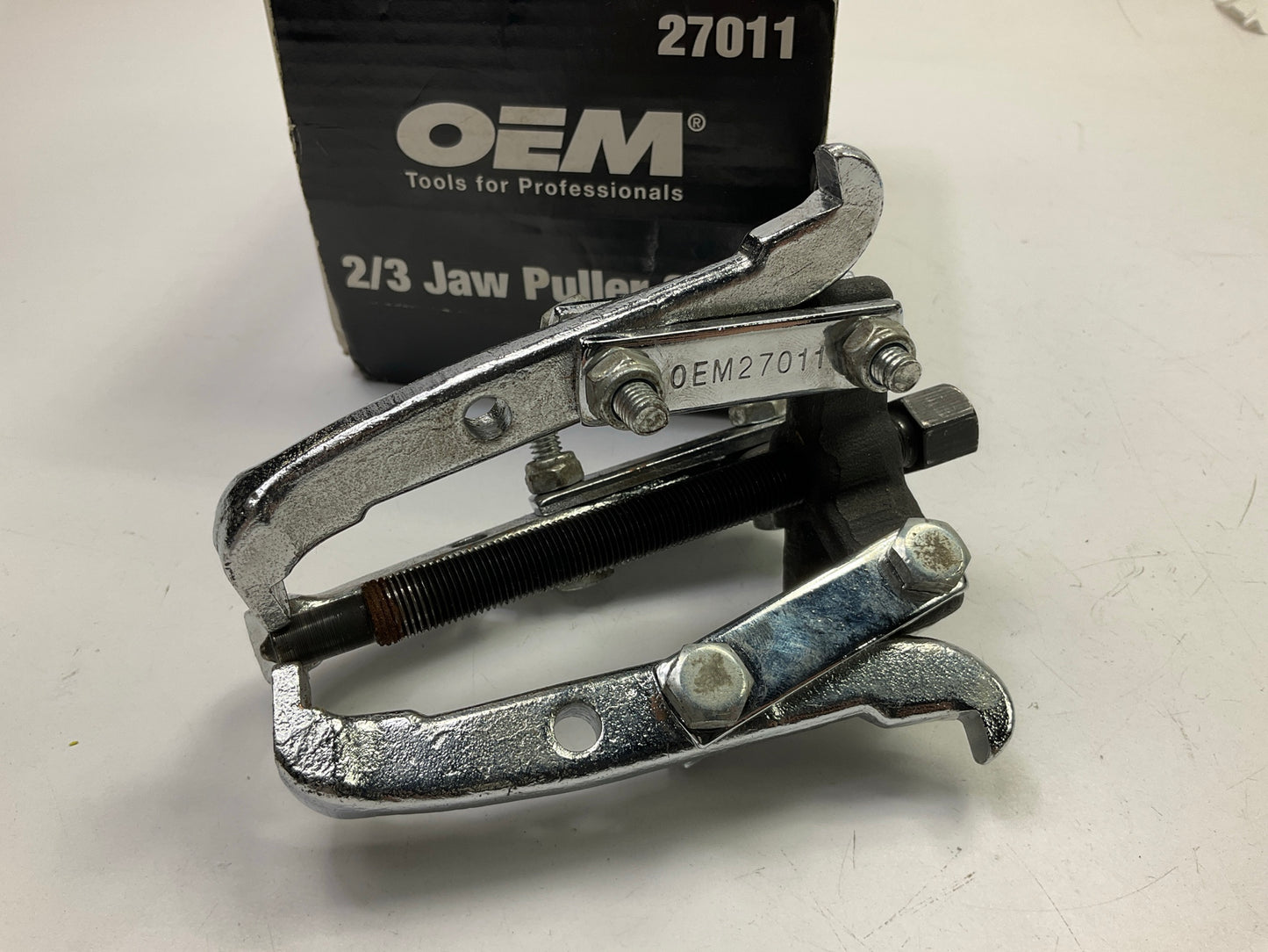 USED #21 - OEM Tools 27011 2-Ton Gear Pulley Puller, 2/3 Jaw, 3-1/4'' Spread
