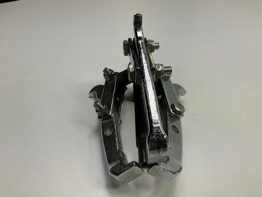 USED #21 - OEM Tools 27011 2-Ton Gear Pulley Puller, 2/3 Jaw, 3-1/4'' Spread