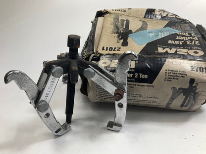 USED #22 - OEM Tools 27011 2-Ton Gear Pulley Puller, 2/3 Jaw, 3-1/4'' Spread