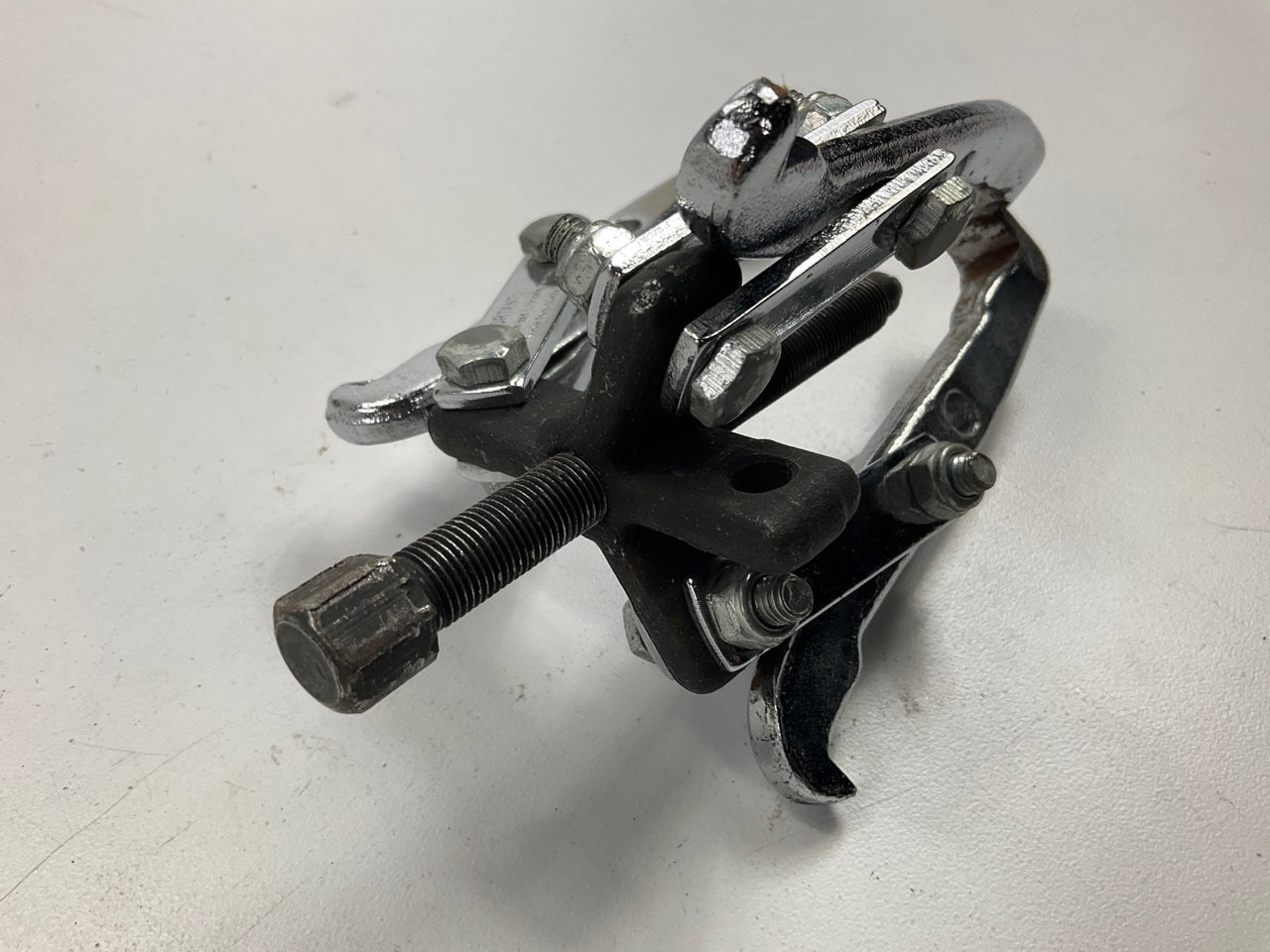 USED #23- OEM Tools 27011 2-Ton Gear Pulley Puller, 2/3 Jaw, 3-1/4'' Spread