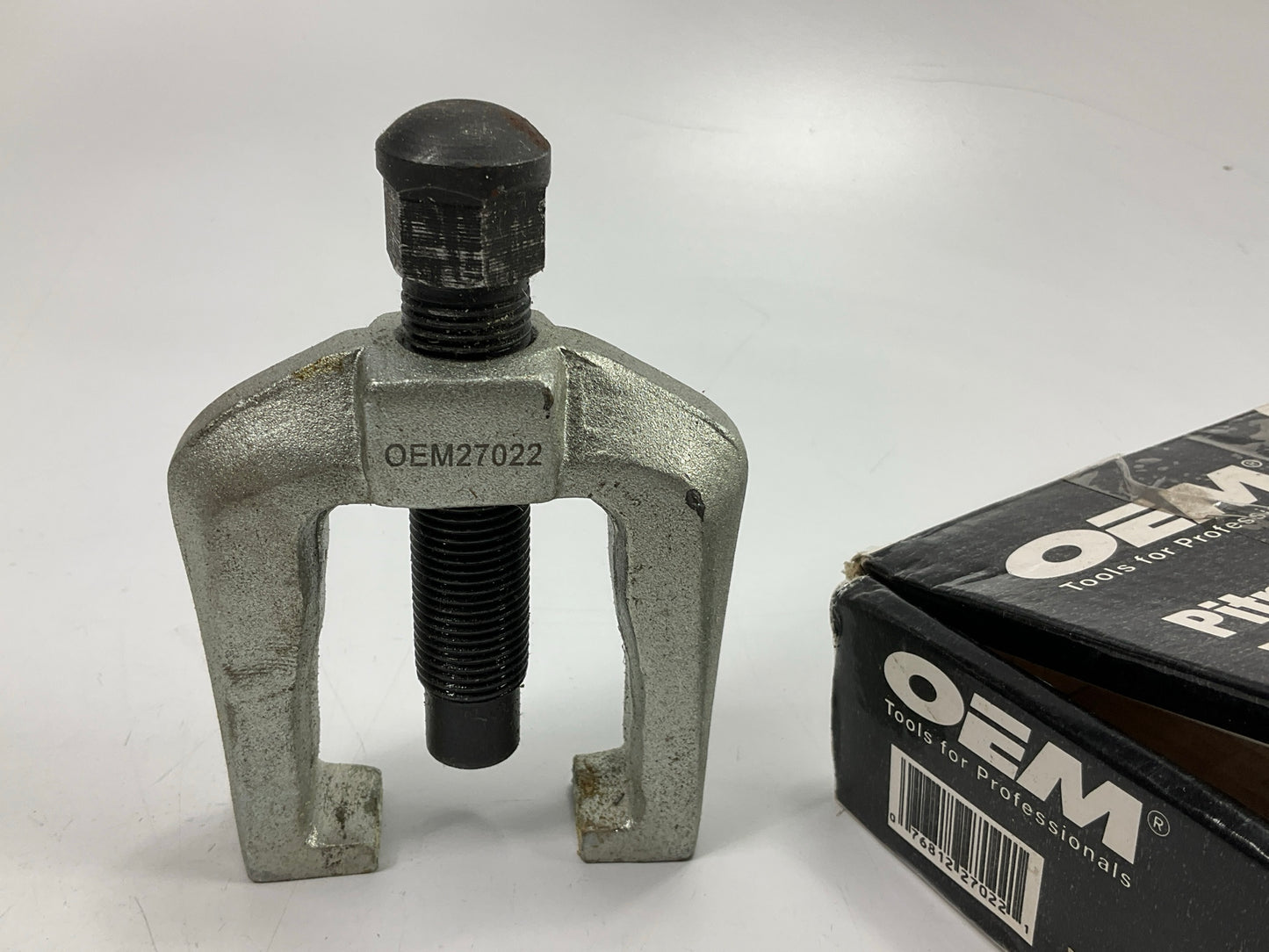 USED #21 - OEM TOOLS 27022 Tie Rod / Pitman Arm Puller Tool
