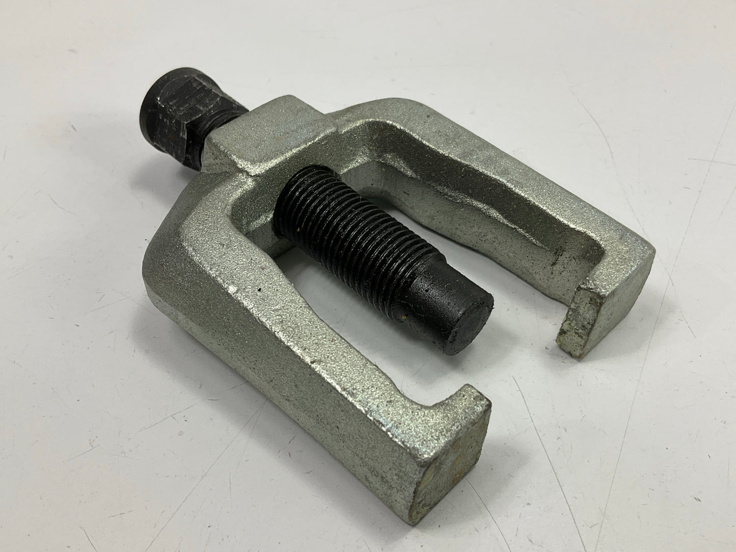 USED #21 - OEM TOOLS 27022 Tie Rod / Pitman Arm Puller Tool