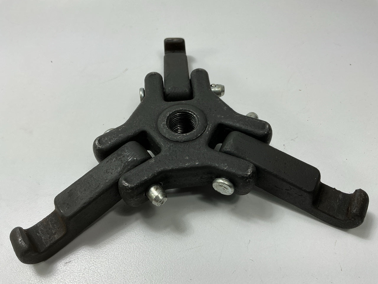USED #32 OEM TOOLS 27139 Harmonic Damper, Balancer Removal Tool Set For Chrysler