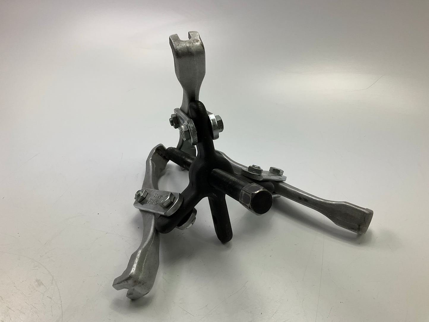 USED #15 - OEM Tools 27183 Reversible Puller, 2 & 3 Jaw, 7-Ton, 7'' Spread