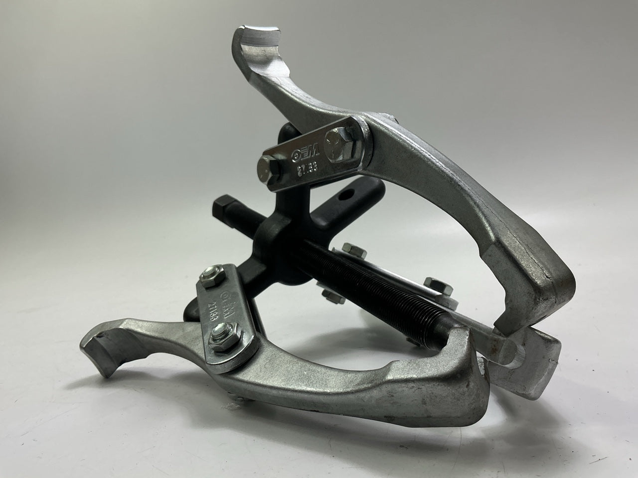 USED #17 - OEM Tools 27183 Reversible Puller, 2 & 3 Jaw, 7-Ton, 7'' Spread