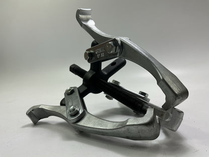 USED #17 - OEM Tools 27183 Reversible Puller, 2 & 3 Jaw, 7-Ton, 7'' Spread