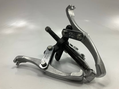 USED #18 - OEM Tools 27183 Reversible Puller, 2 & 3 Jaw, 7-Ton, 7'' Spread