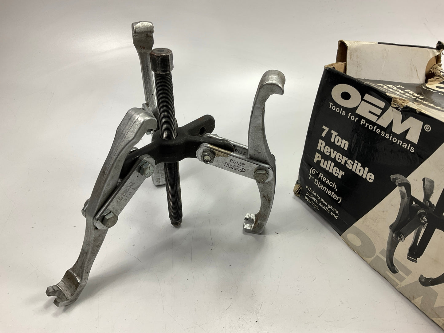 USED #19 - OEM Tools 27183 Reversible Puller, 2 & 3 Jaw, 7-Ton, 7'' Spread
