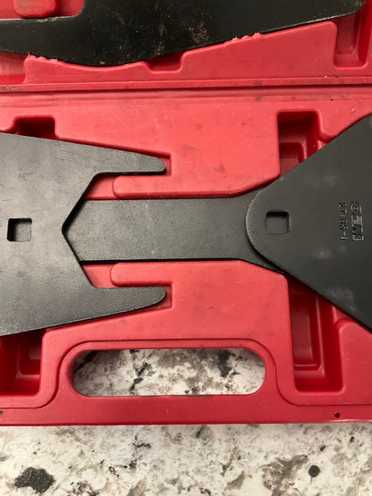 VERY LIGHTLY USED #2 OEM Tools 27186 Fan Clutch 5 PIECE Wrench Set