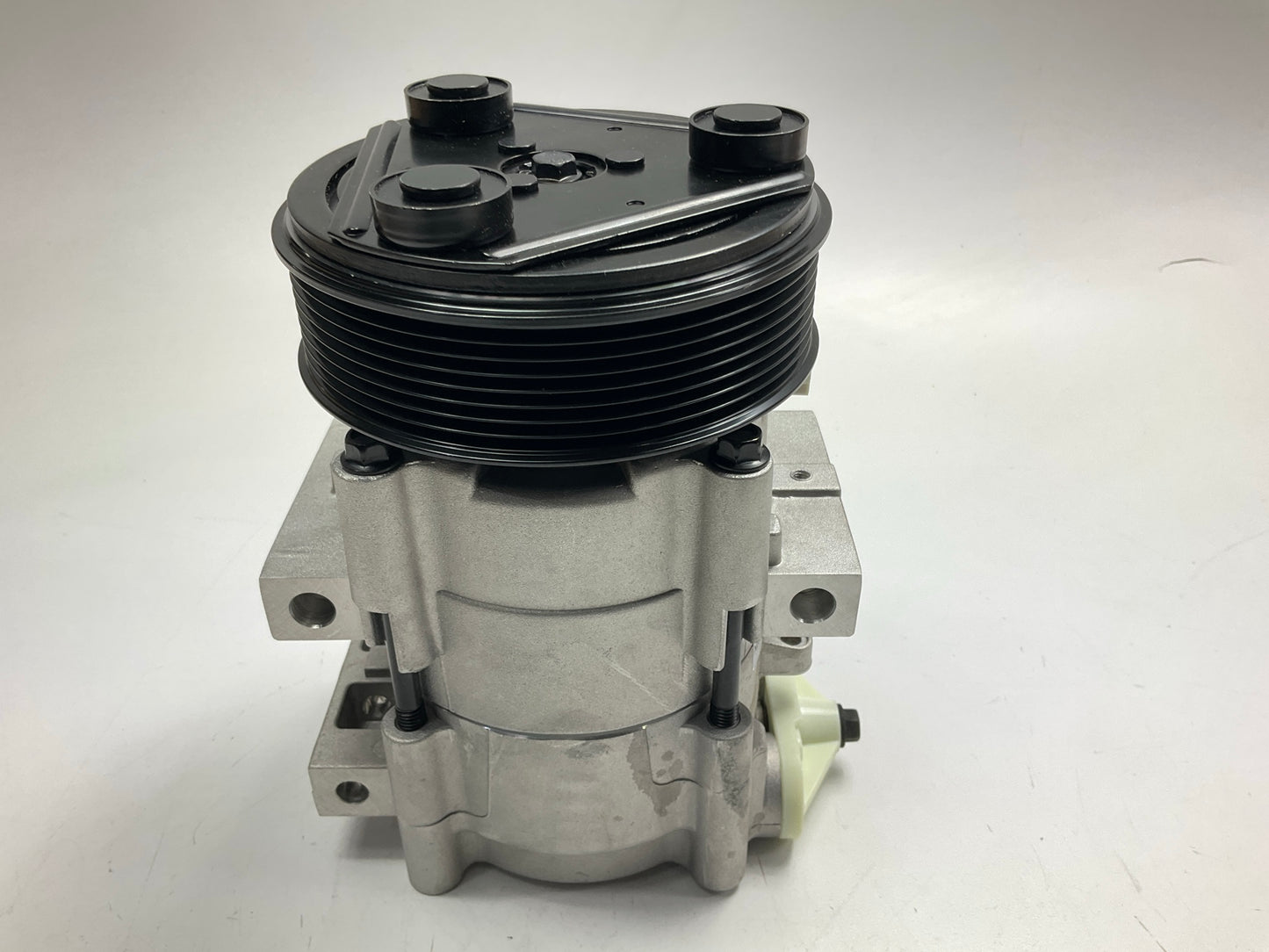 Omega 20-10918-AM A/C Compressor & Clutch