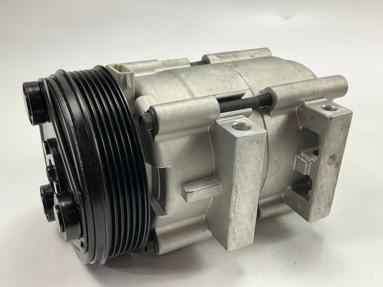 Omega 20-10980-AM A/C Compressor & Clutch