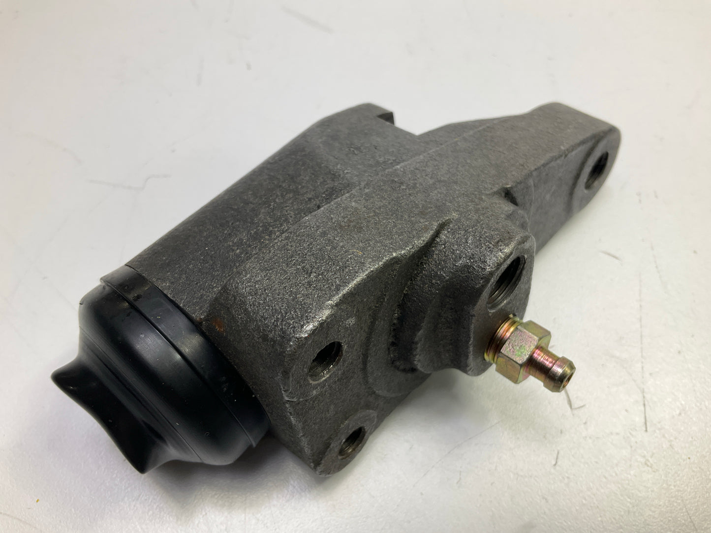 Omni5 PWC37034 Front Right Drum Brake Wheel Cylinder WC37034