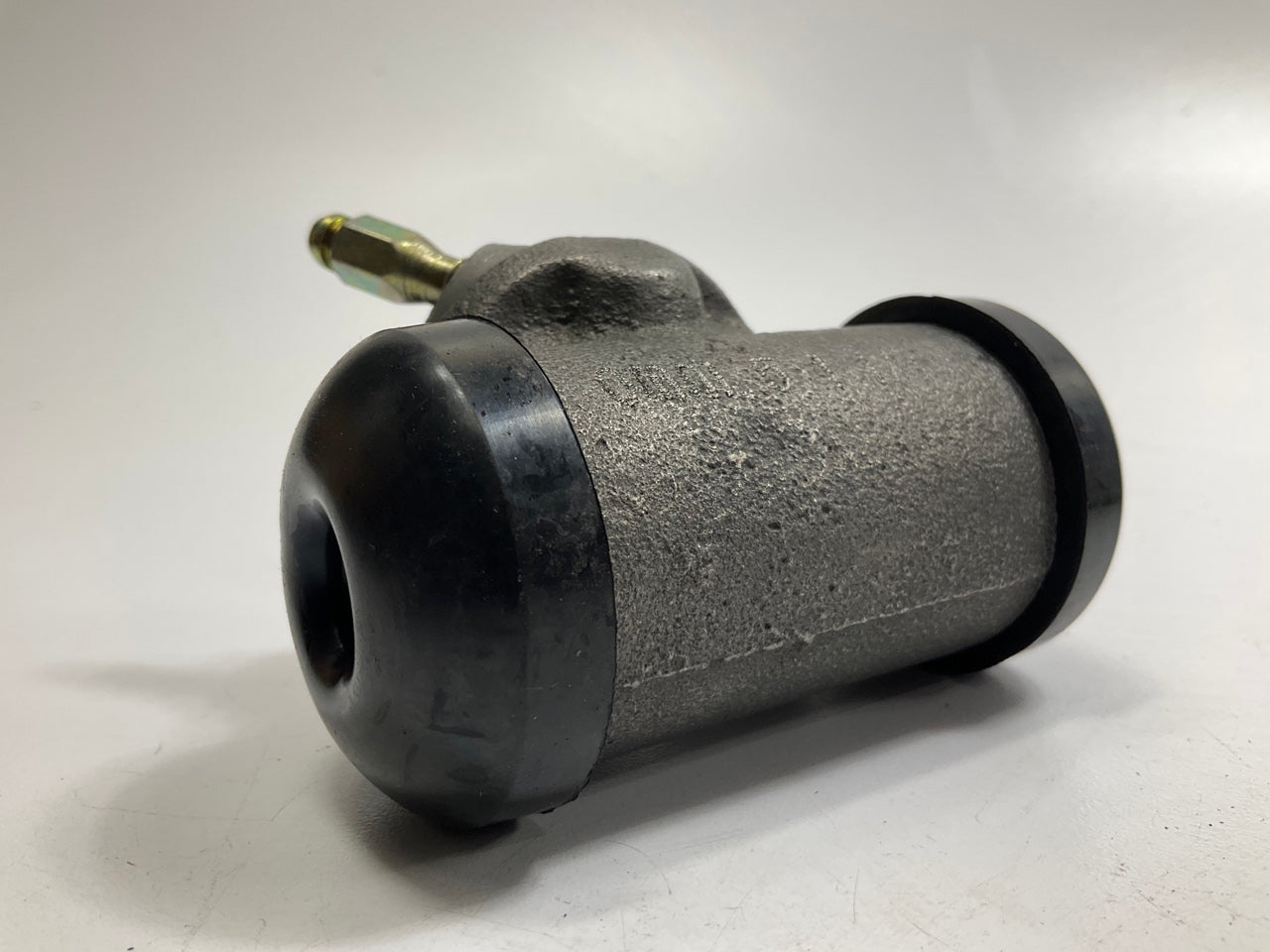 Omni5 PWC37039 Rear Right Drum Brake Wheel Cylinder