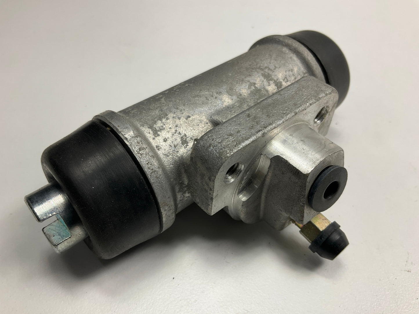 Omni5 PWC37871 Rear Drum Brake Wheel Cylinder