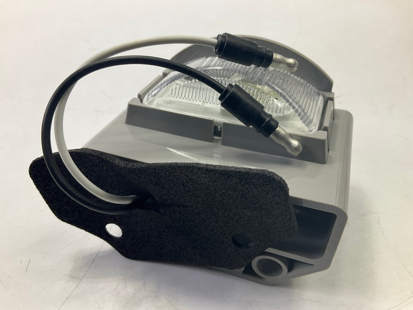 Optronics LP26SKBP Trailer License / Utility Light Lamp Kit