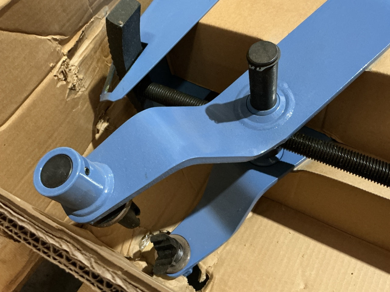 OTC 6070A Strut Tamer Tool - Safely Compress The Largest Strut Springs