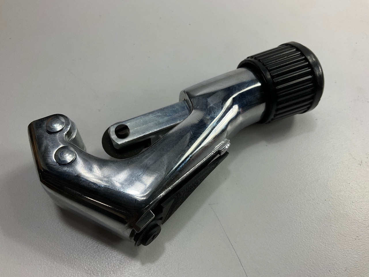 OTC 6512 Heavy-Duty Tubing Cutter - 1/8 Inch To 1-1/8 Inch O.D. Tubing Sizes