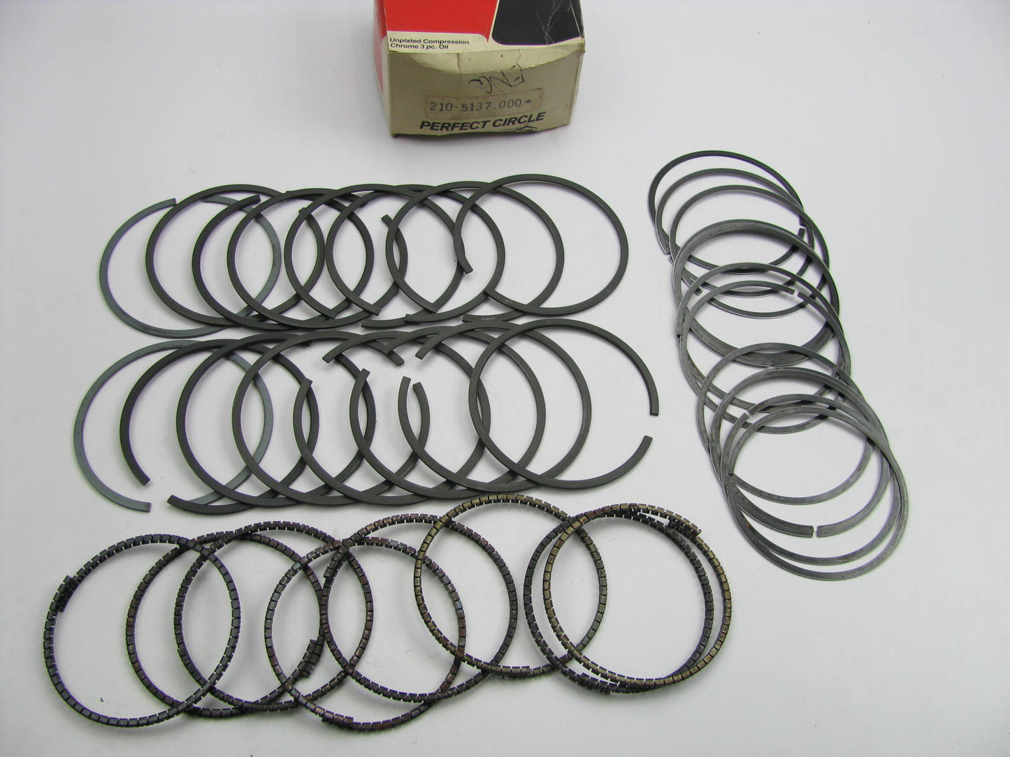 Perfect Circle 210-5137-000 Piston Rings - Standard 1977-80 Mack EN414A 413-V8