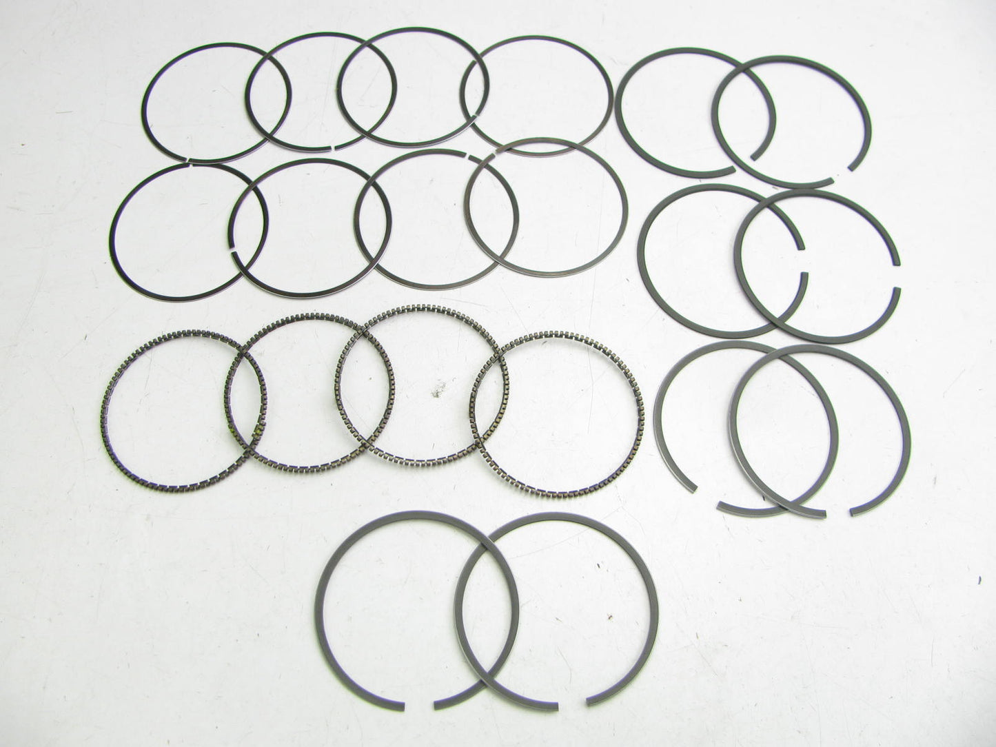 Perfect Circle 210-6230 Engine Piston Rings - Standard