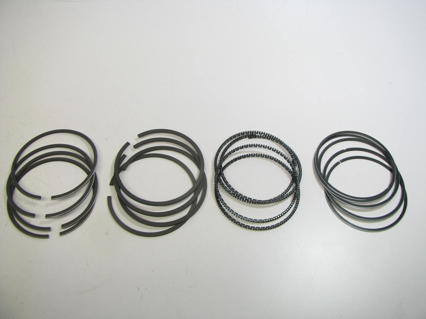 Perfect Circle 210-6270 Piston Ring Set Standard 1980-1981 AMC GM 2.5L Iron Duke
