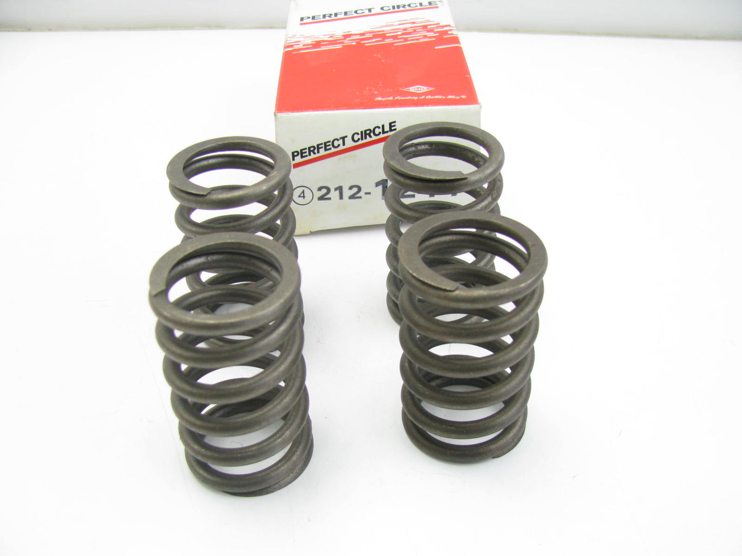 (4) Perfect Circle 212-1244 Exhaust Valve Spring For International DT436