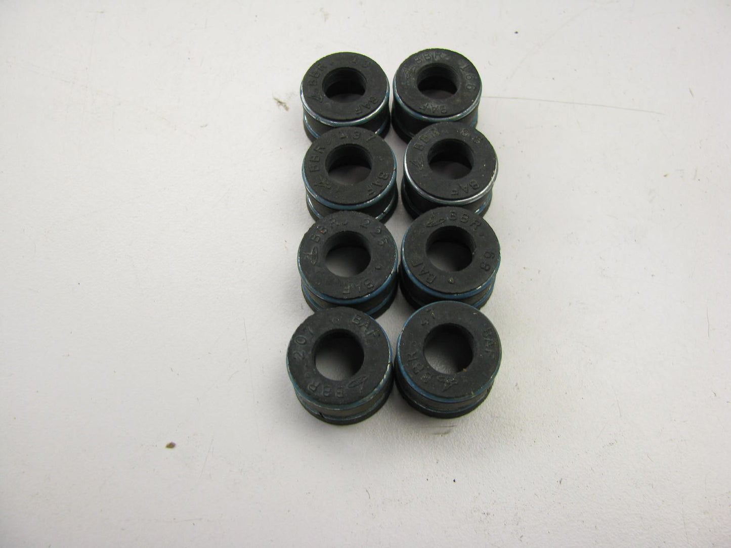 (8) Perfect Circle 216-1067 Engine Valve Stem Oil Seals