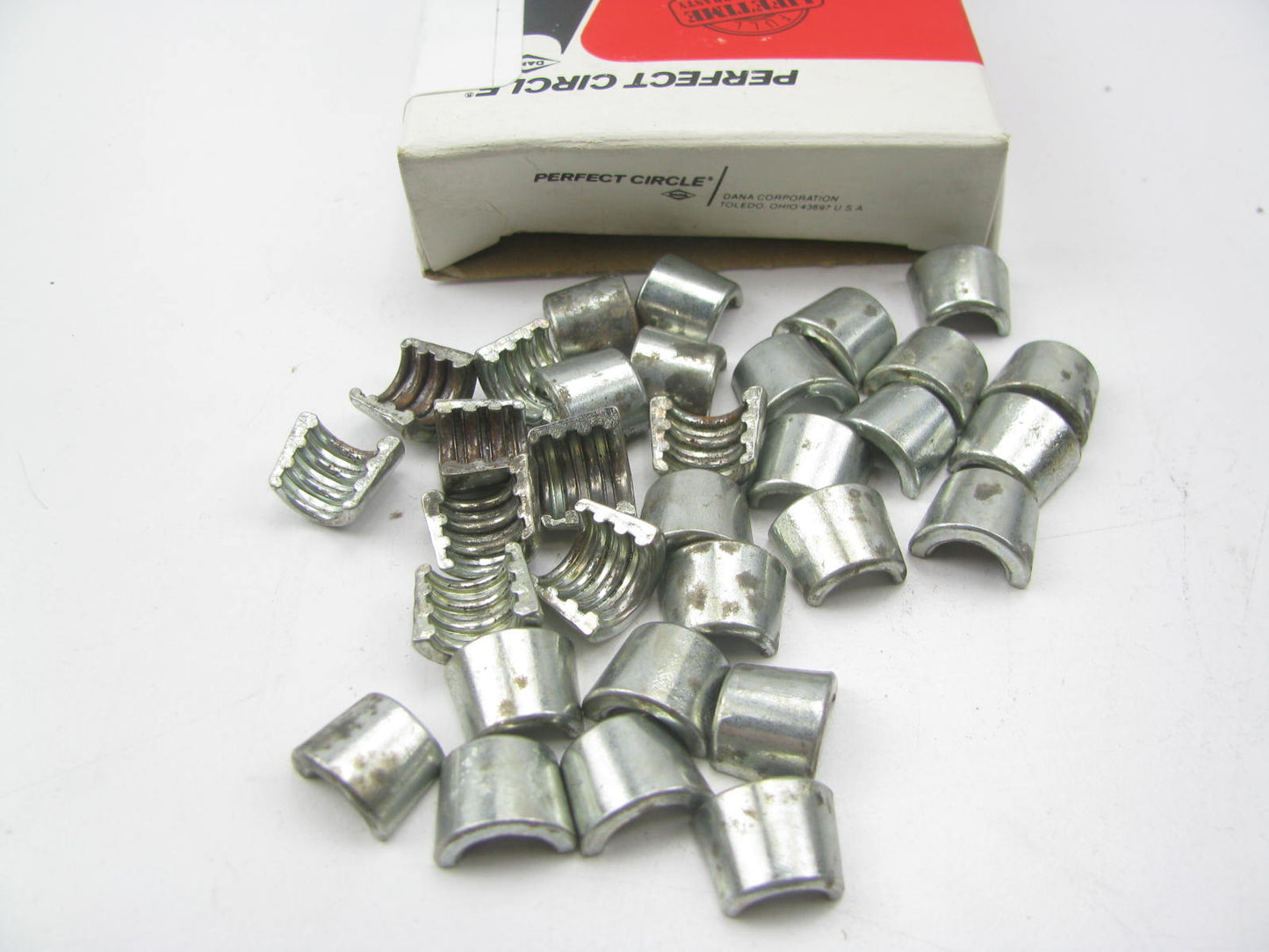 Perfect Circle 216-5201 Engine Valve Keepers - 16 Pairs