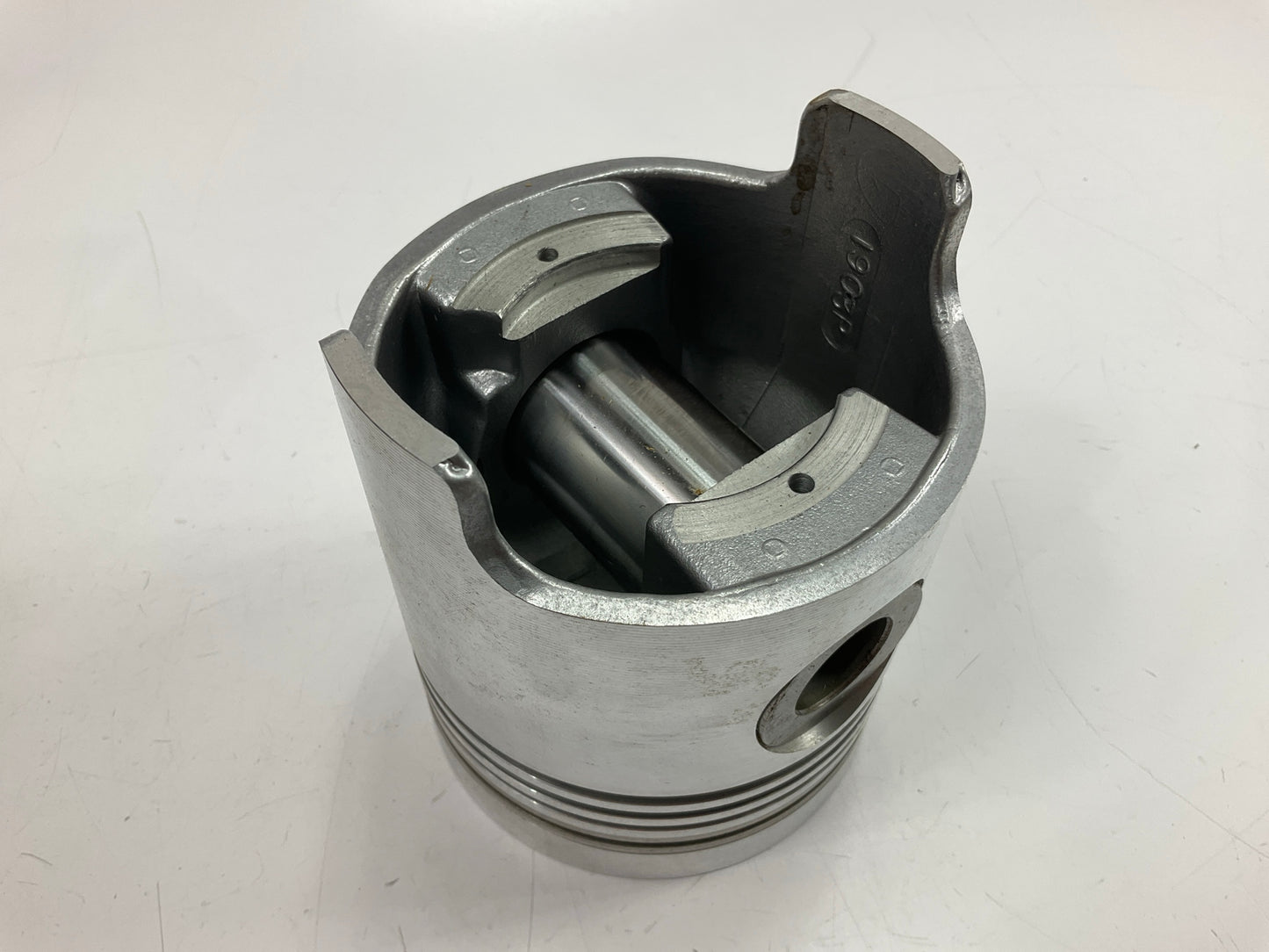 Perfect Circle 224-1903-040 Engine Piston .040'' - Ford Tractor 175 233-L3 Diesel