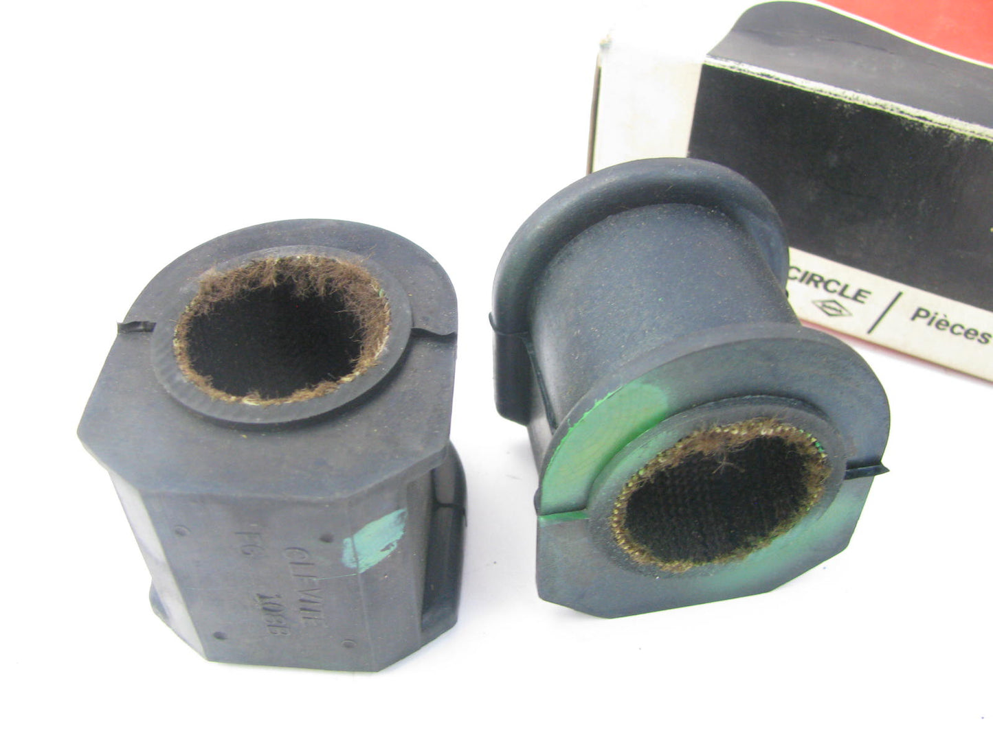 (2) Perfect Circle 265-2008 FRONT Suspension Stabilizer Sway Bar Bushings