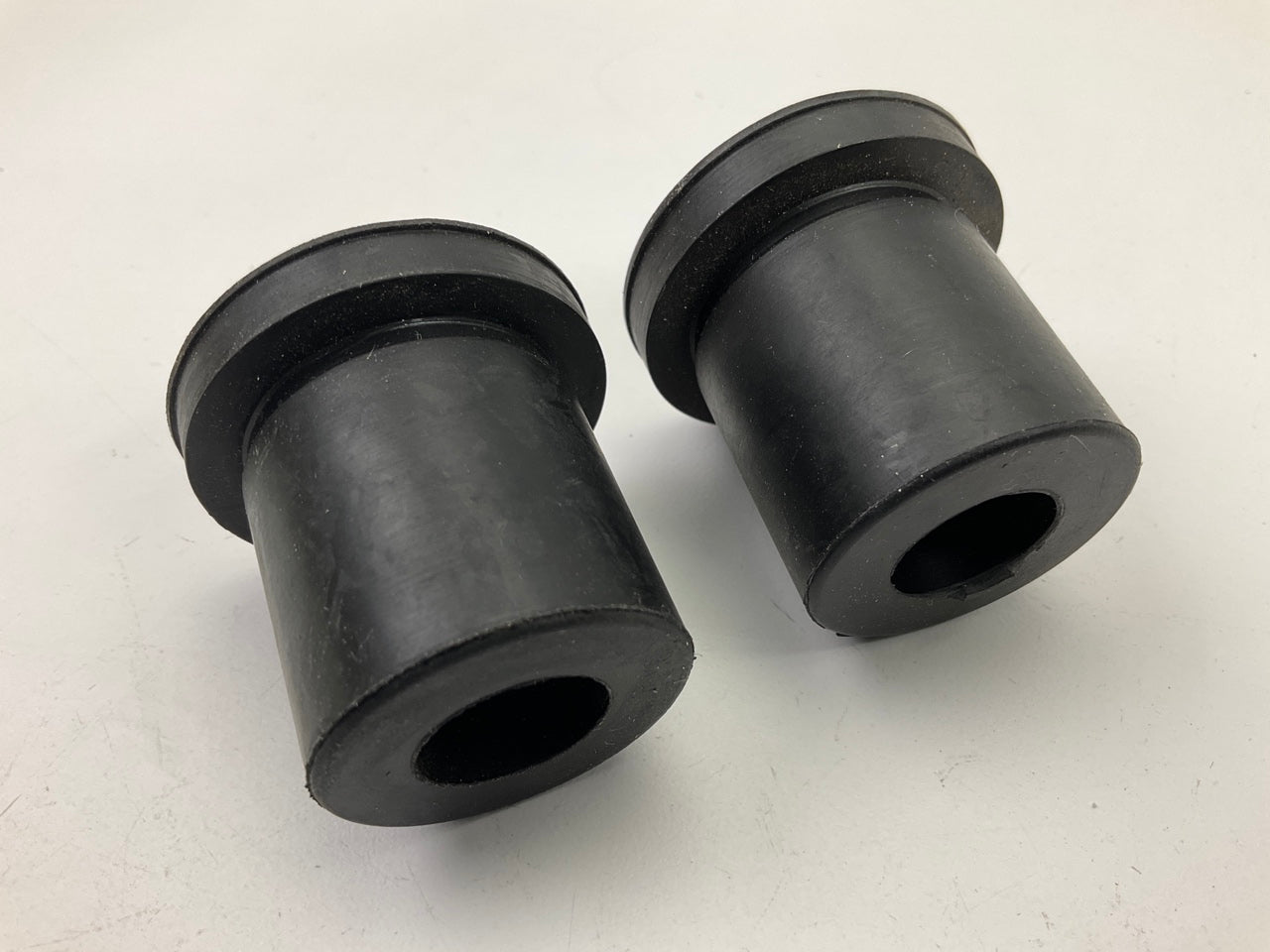 (2) Perfect Circle 274-6583 Shackle Bushings For 1980-1989 FJ60 Land Cruiser