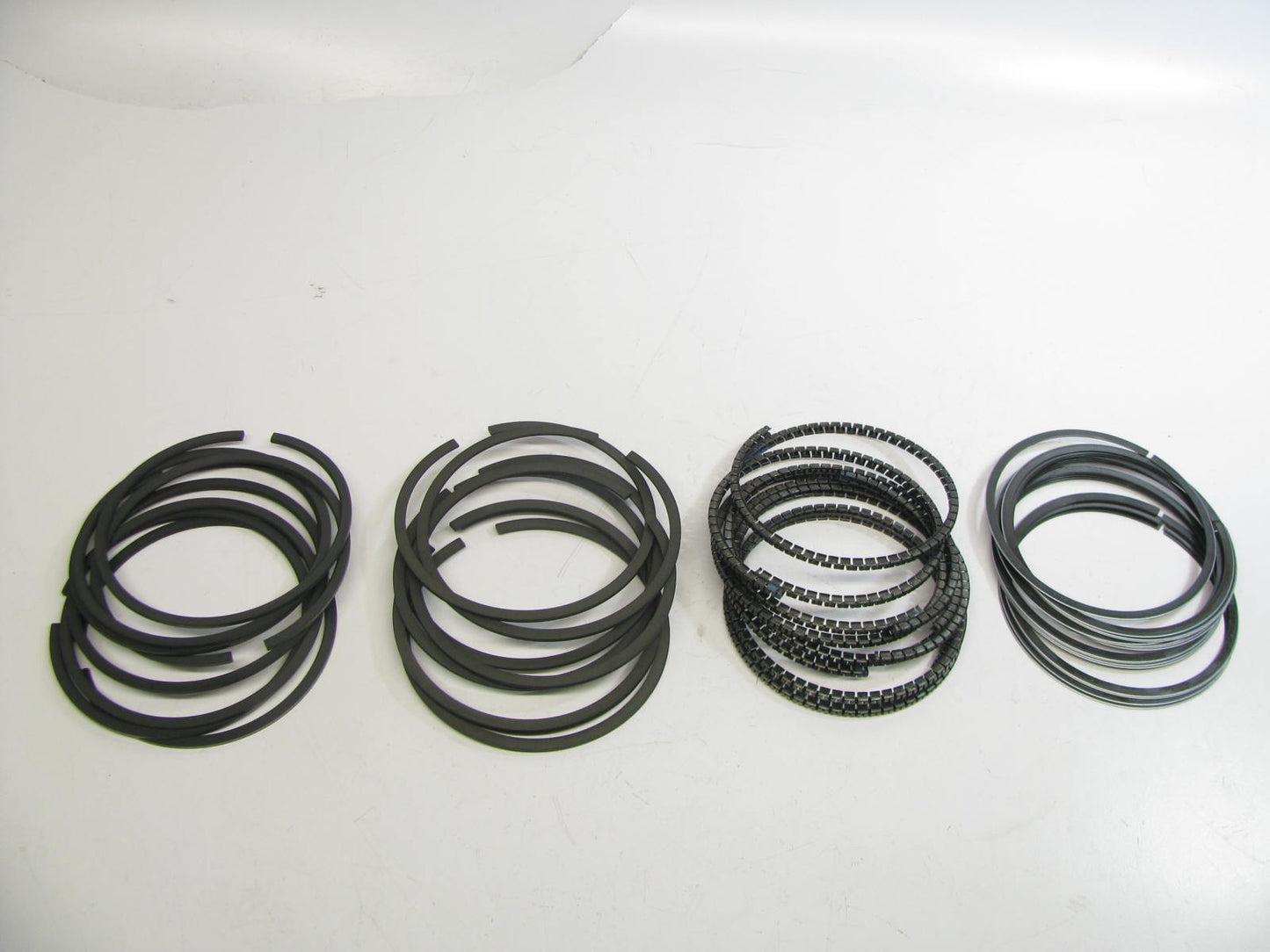 Perfect 40069-040-050 File Fit Piston Rings .040-.050 For 1975-1988 Chrysler 318