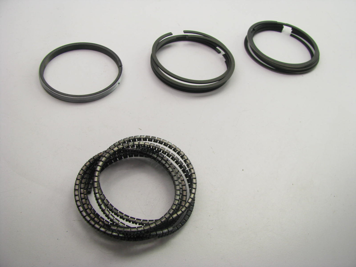 Perfect Circle 40276060070 Piston Rings Set - .060''-.070'' File-Fit 225 Slant-6