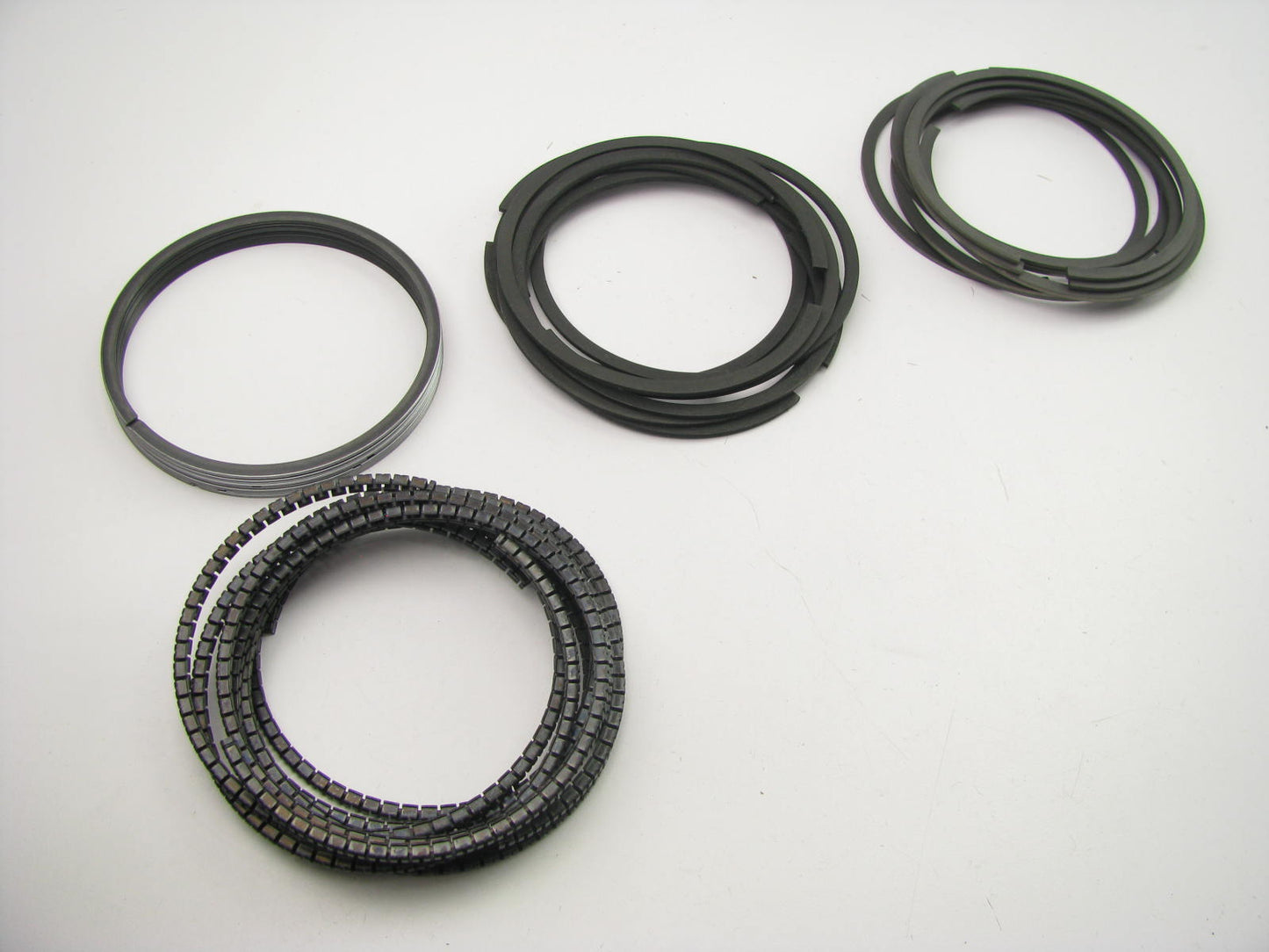 Perfect Circle 40564-030 Engine Piston Ring Set .030'' Oversize