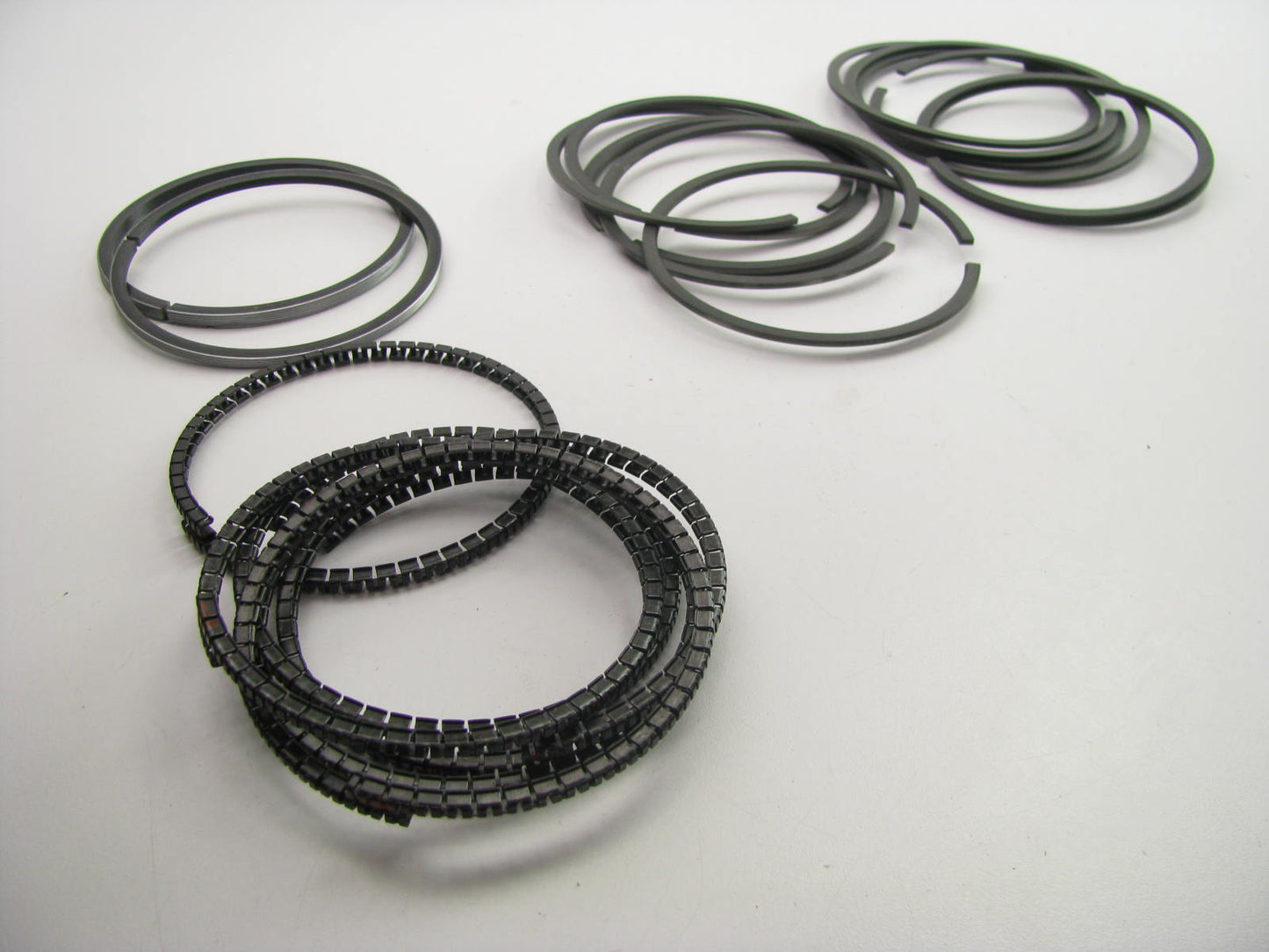 Perfect Circle 40565-010 Engine Piston Rings .010'' 1963-83 Ford Mercury 200 250