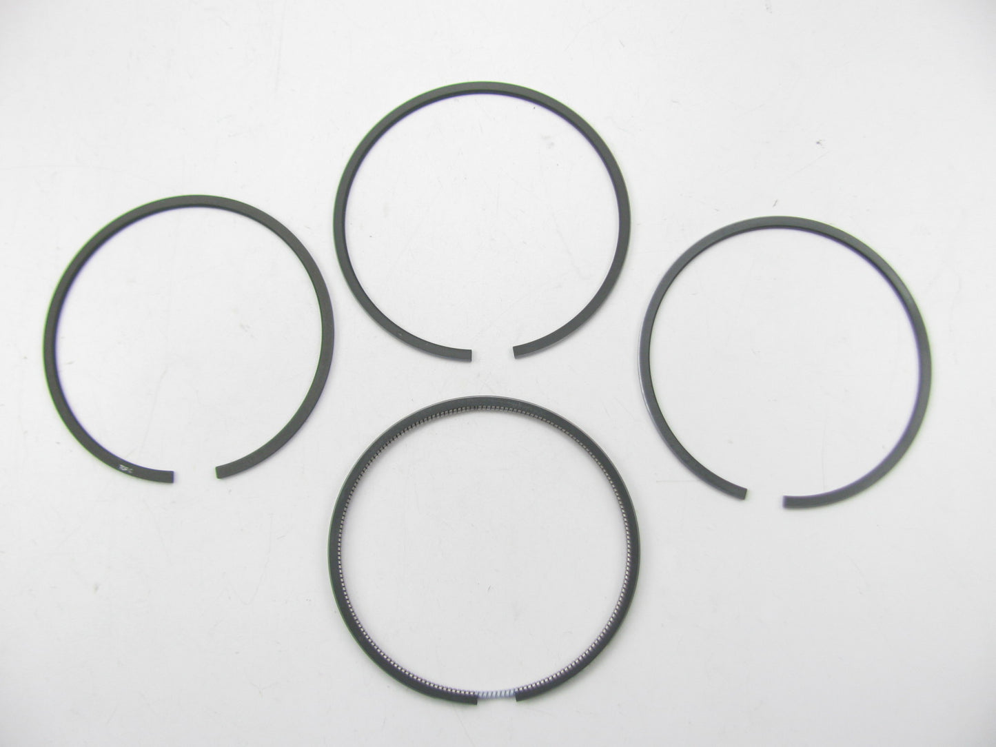 Perfect Circle 40709-010 Piston Rings .010'' for Ford 158 175 233 DOES 1 PISTON