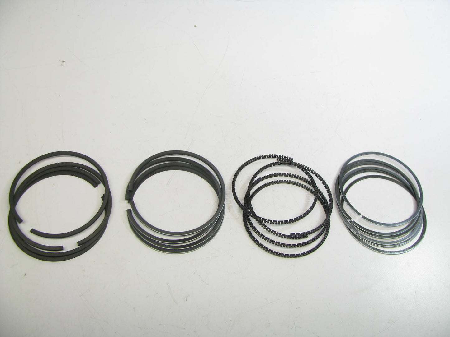 Perfect Circle 41442-030 Engine Piston Rings .030'' For 1984-1992 Mitsubishi 2.0L