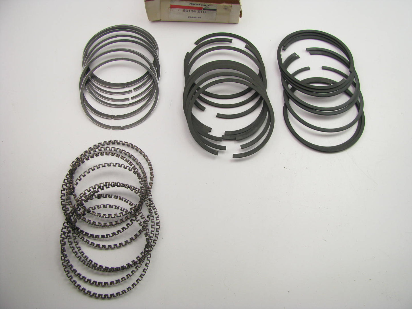Perfect Circle 50134 STANDARD Size Engine Piston Ring Set Ford 360 390 410 FE V8