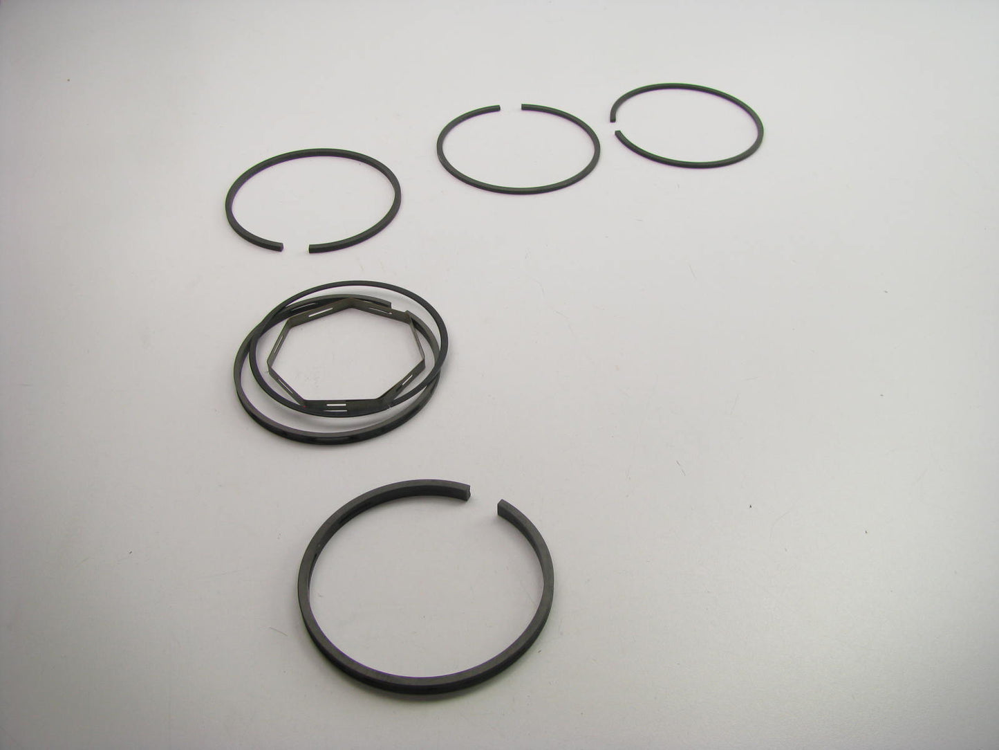 Perfect 50593-010 Single Piston Rings .010'' For Perkins Diesel 3-152 4-203 6-305