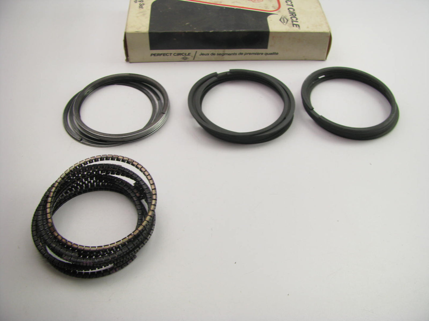 Perfect Circle 50618-040 Engine Piston Ring Set - .040'' Oversize