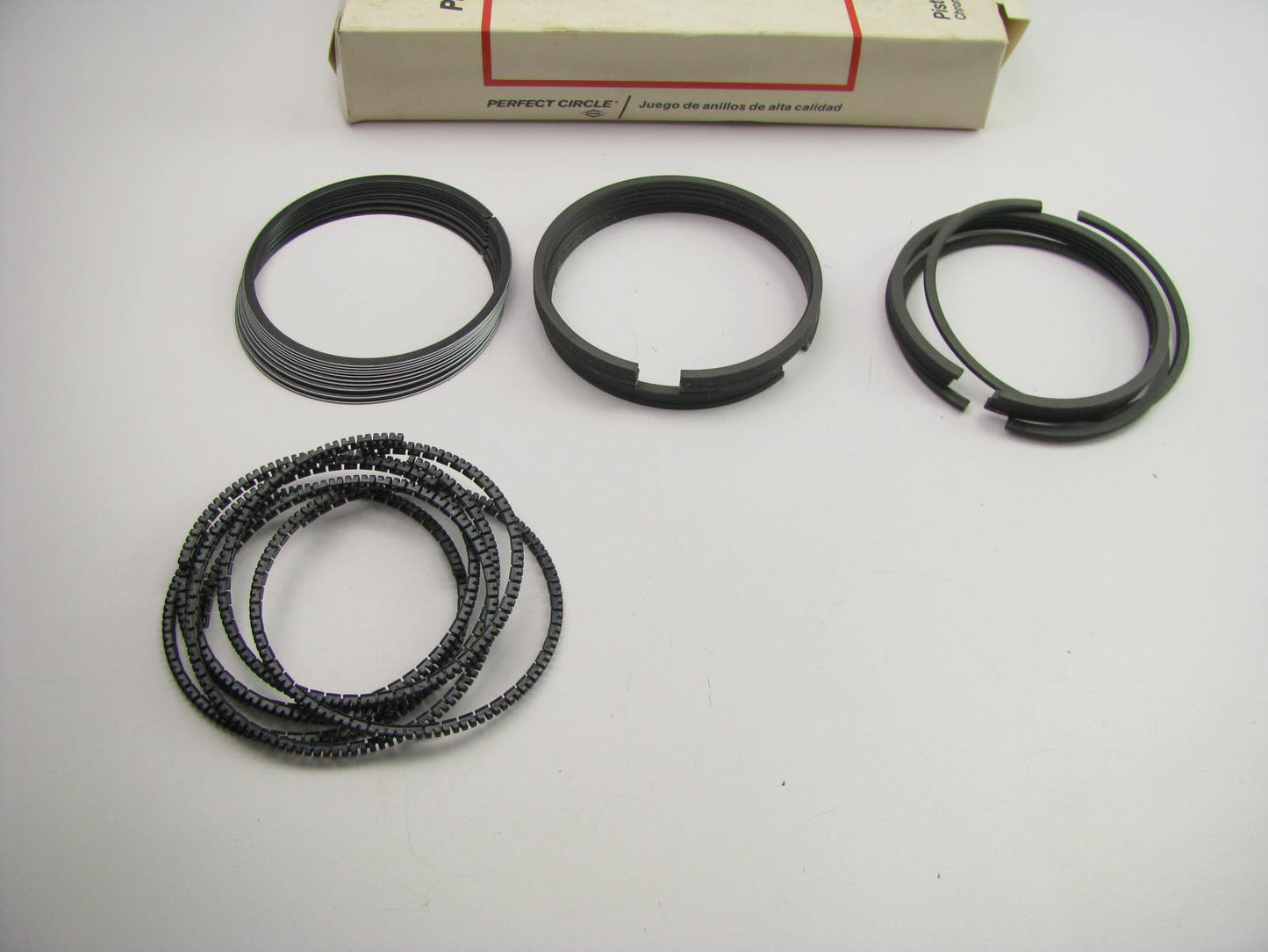 Perfect Circle 51104 Piston Ring Set STANDARD - 1974-86 Ford 171 2.8L Cologne V6