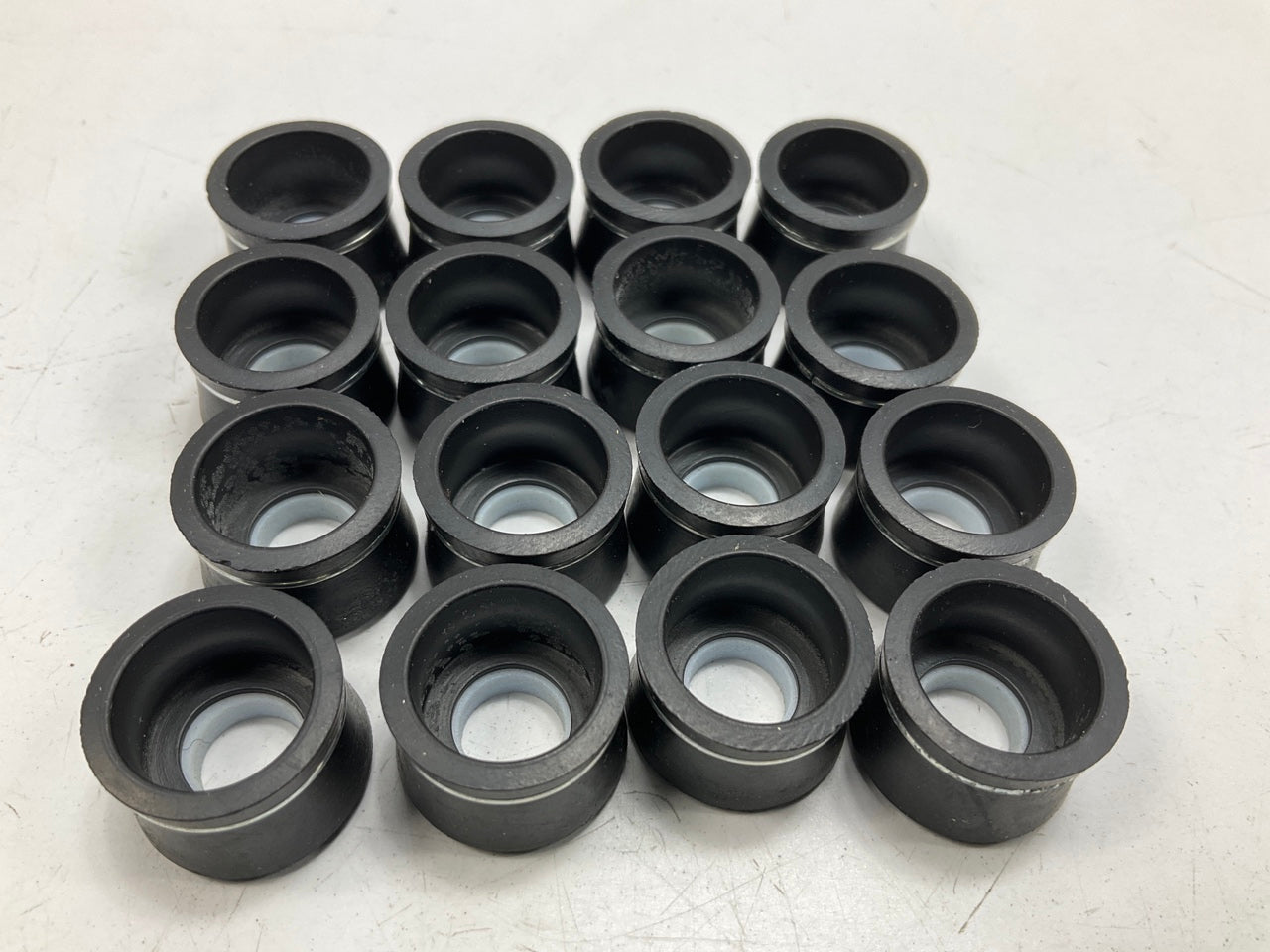 Perfect Circle VS2 Valve Stem Seal Set