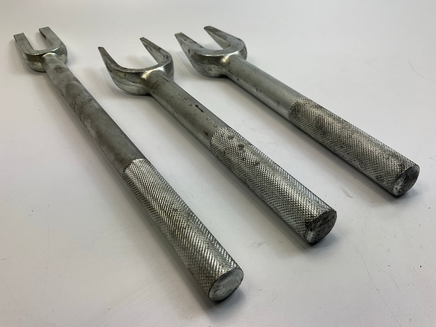 USED #5 - Performance Tool W89310 Tie Rod / Ball Joint Separator Set, 5-Piece