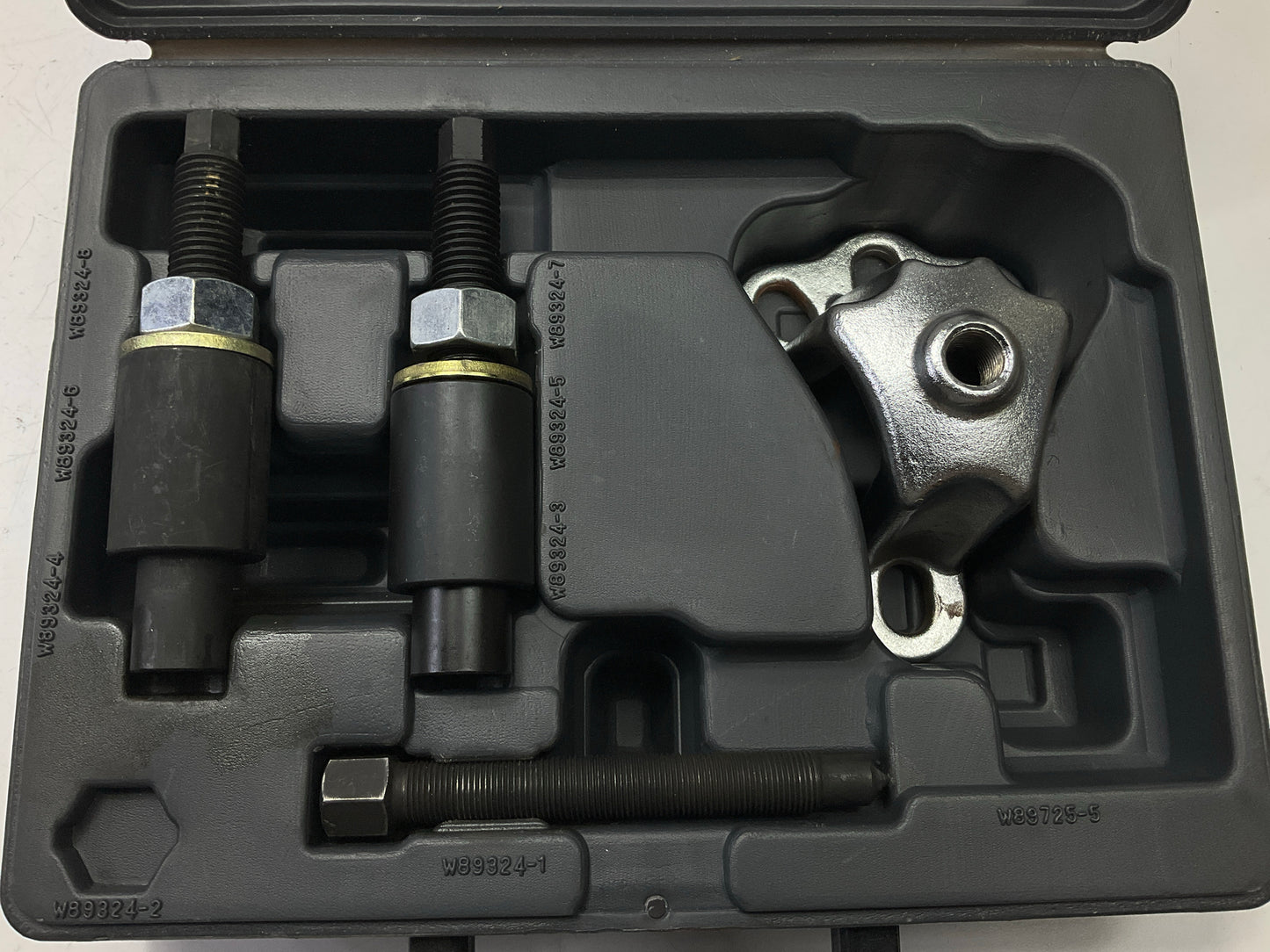 Missing Locknut USED Performance Tool W89324 Front Hub Remover / Installer Tool