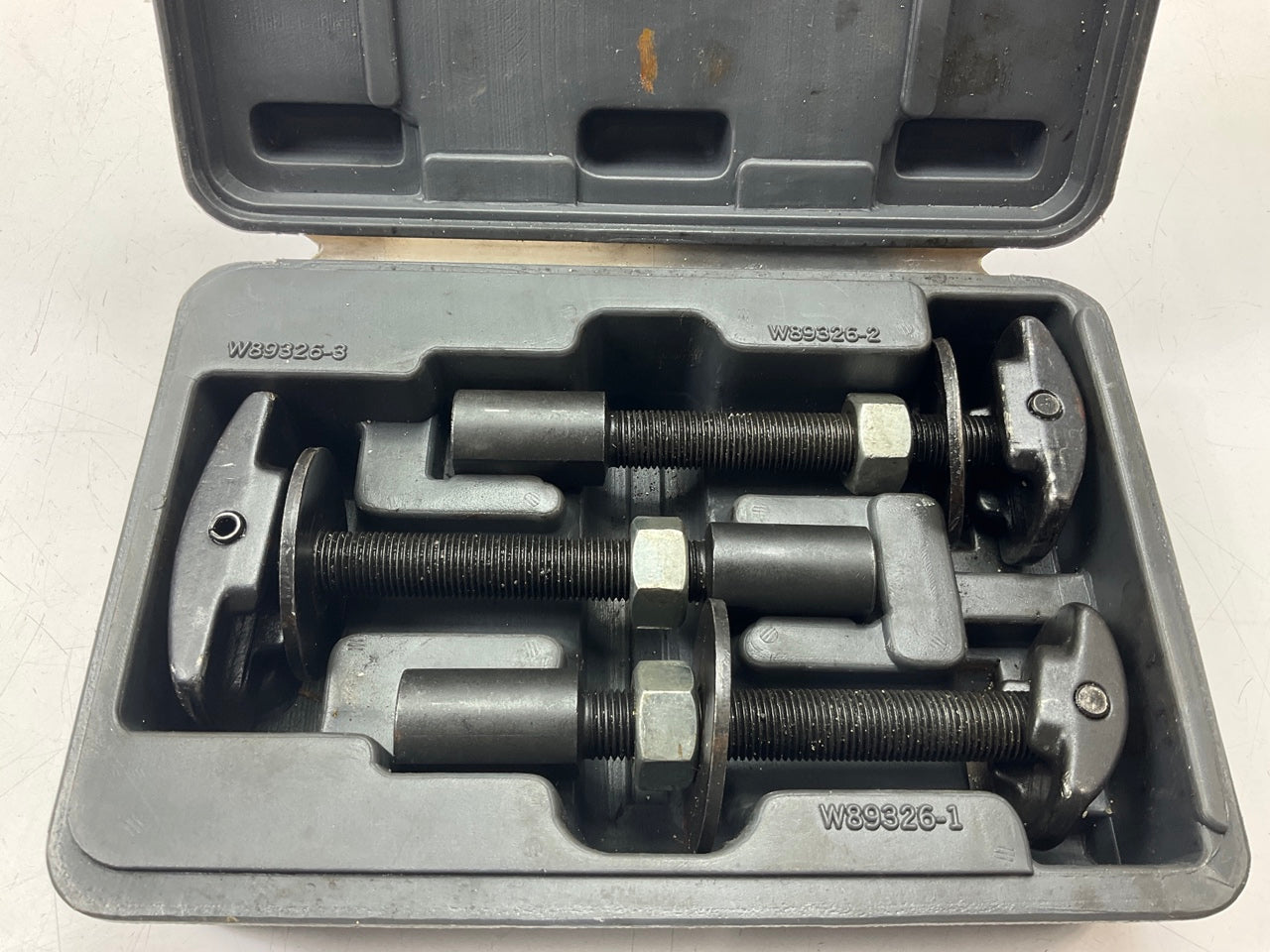 USED, ACTUAL TOOL SHOWN - Performance W89326 Rear Axle Bearing Puller Tool Set