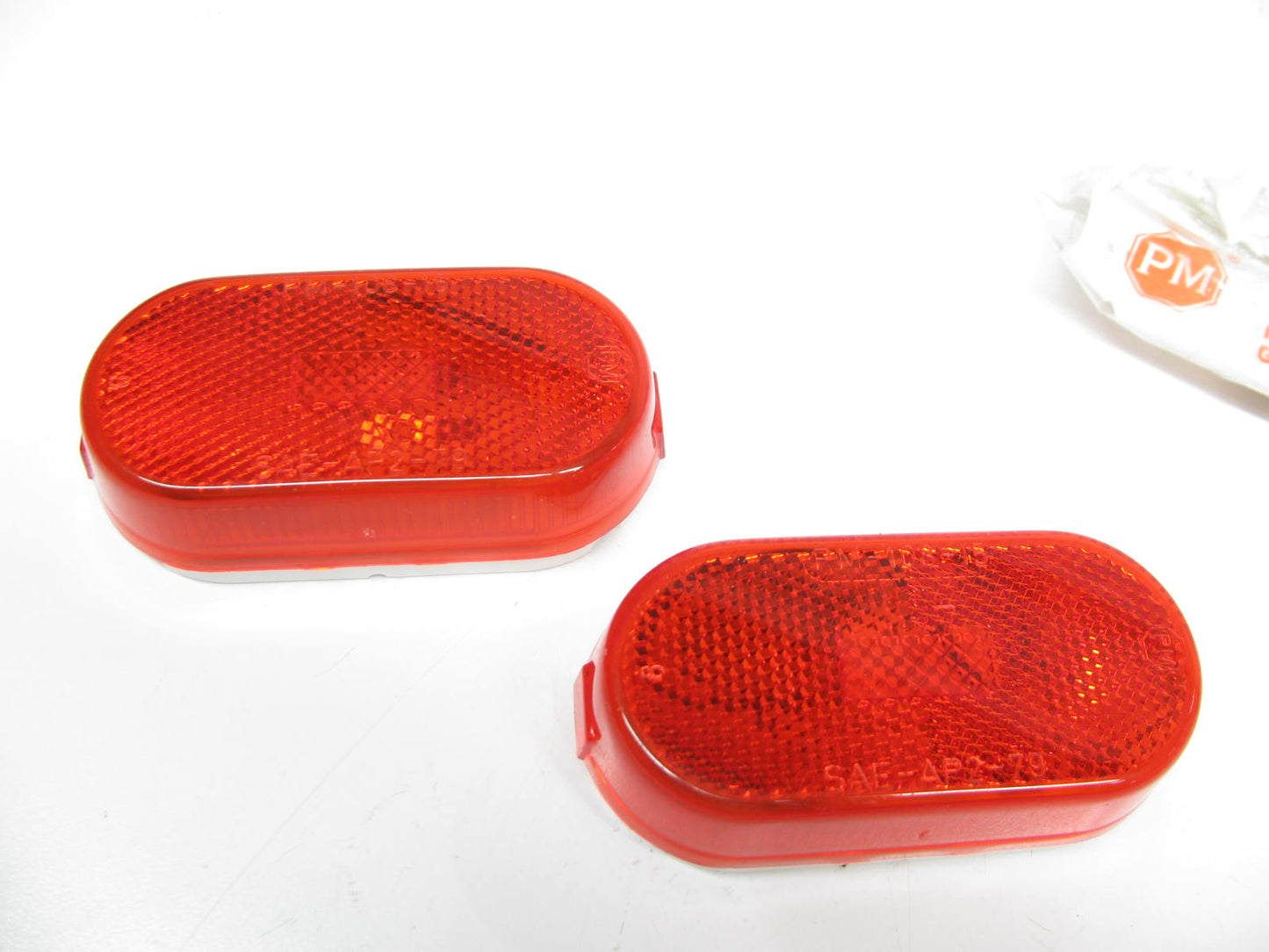 (x2) P-M 106R Combination Two-Bulb Clearance Marker Light W/reflex